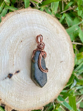 Load image into Gallery viewer, Labradorite Mini Protection Pendant
